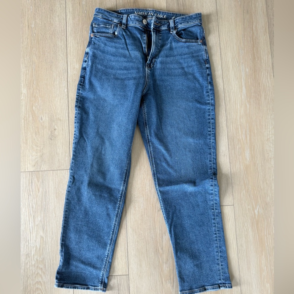 AE women’s size 8 mom jean